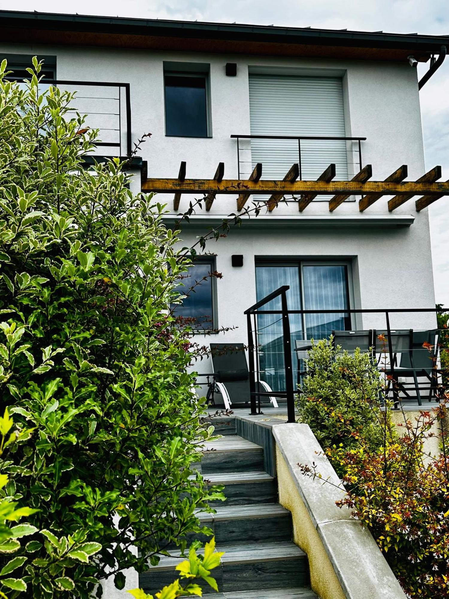 La Villa Perchee Calme, Sauna, Parking Prive Saint-Prix  Exterior photo