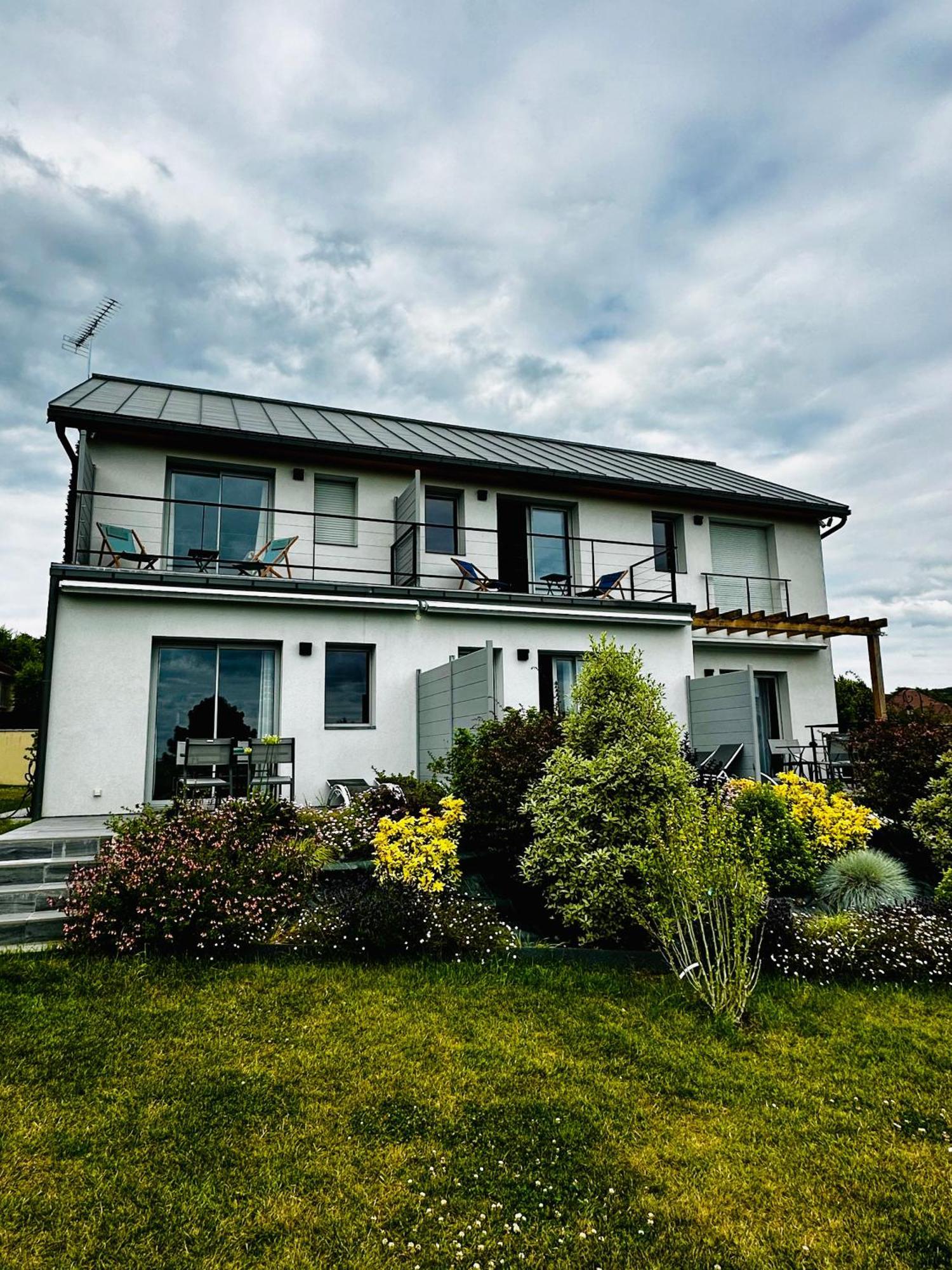 La Villa Perchee Calme, Sauna, Parking Prive Saint-Prix  Exterior photo